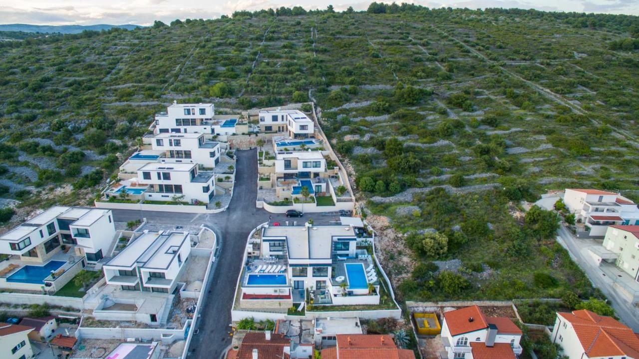 Holiday Home Olive Exclusive - 8 People, Heated Pool, Okrug Gornji, Sea View Trogir Dış mekan fotoğraf