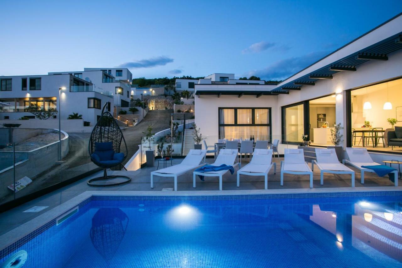 Holiday Home Olive Exclusive - 8 People, Heated Pool, Okrug Gornji, Sea View Trogir Dış mekan fotoğraf
