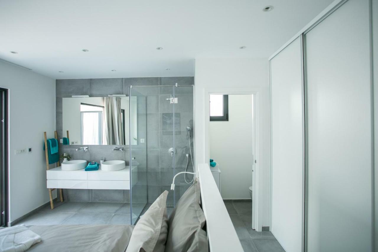 Holiday Home Olive Exclusive - 8 People, Heated Pool, Okrug Gornji, Sea View Trogir Dış mekan fotoğraf