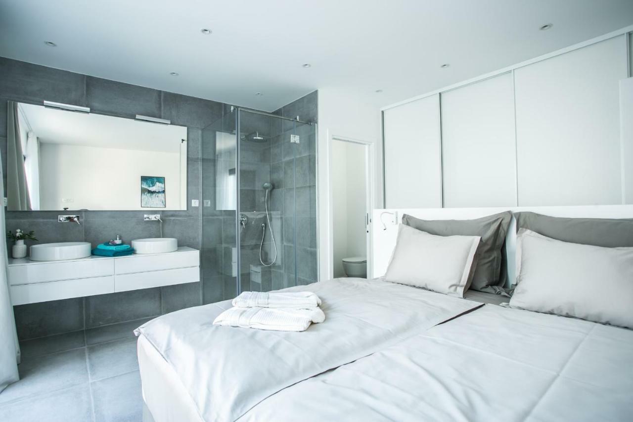 Holiday Home Olive Exclusive - 8 People, Heated Pool, Okrug Gornji, Sea View Trogir Dış mekan fotoğraf