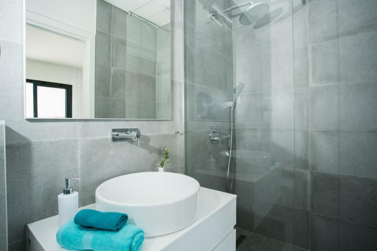 Holiday Home Olive Exclusive - 8 People, Heated Pool, Okrug Gornji, Sea View Trogir Dış mekan fotoğraf