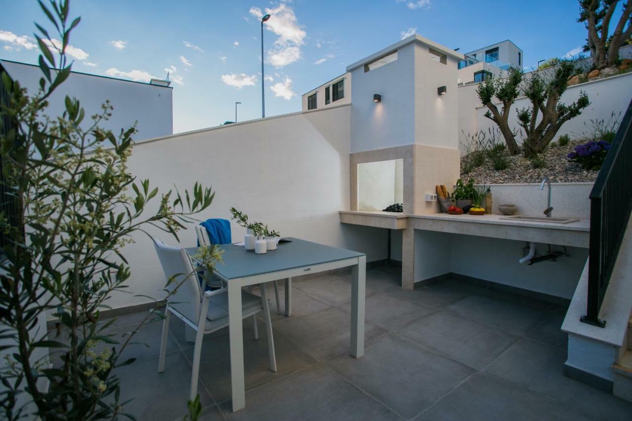 Holiday Home Olive Exclusive - 8 People, Heated Pool, Okrug Gornji, Sea View Trogir Dış mekan fotoğraf