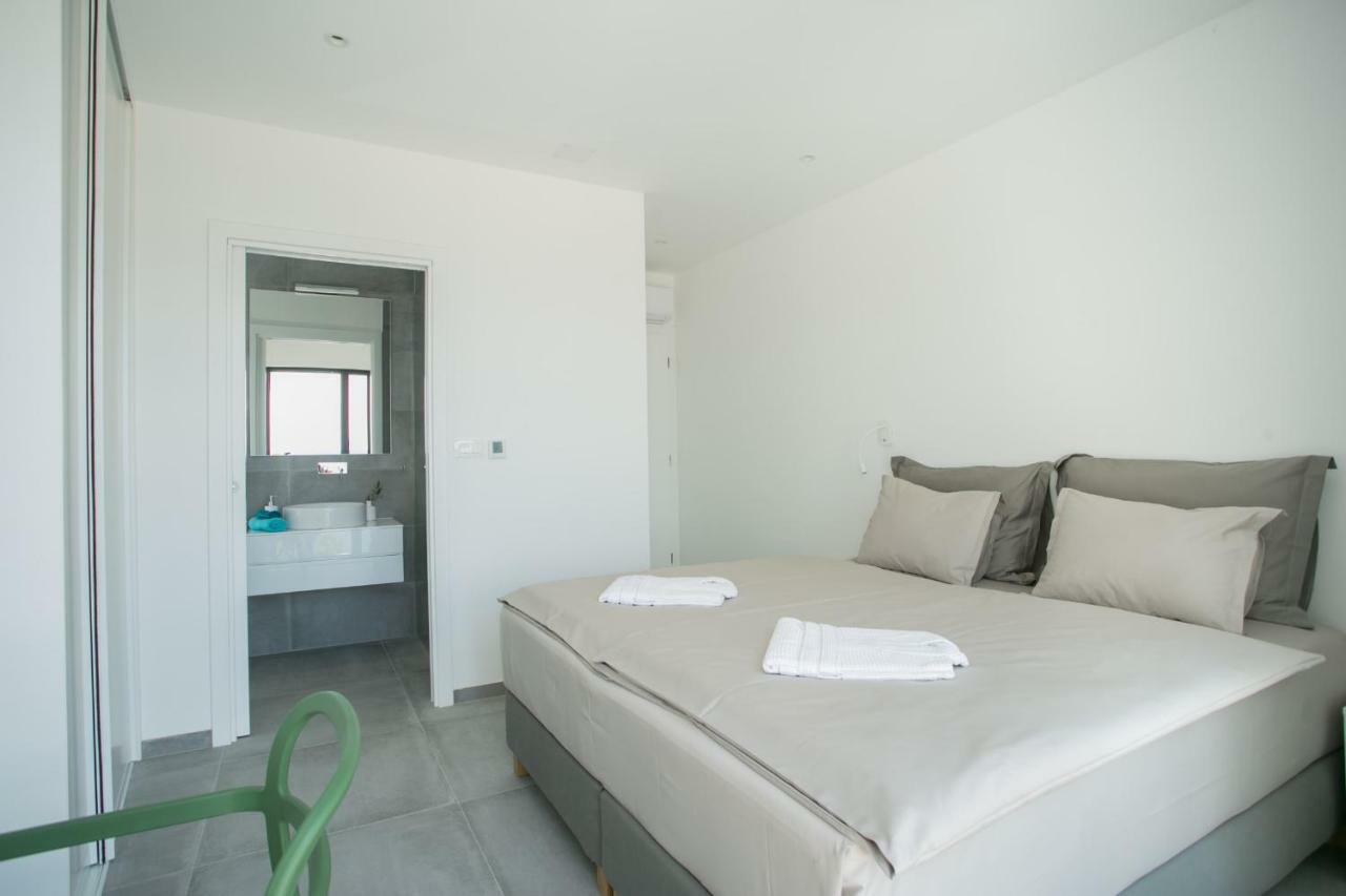 Holiday Home Olive Exclusive - 8 People, Heated Pool, Okrug Gornji, Sea View Trogir Dış mekan fotoğraf
