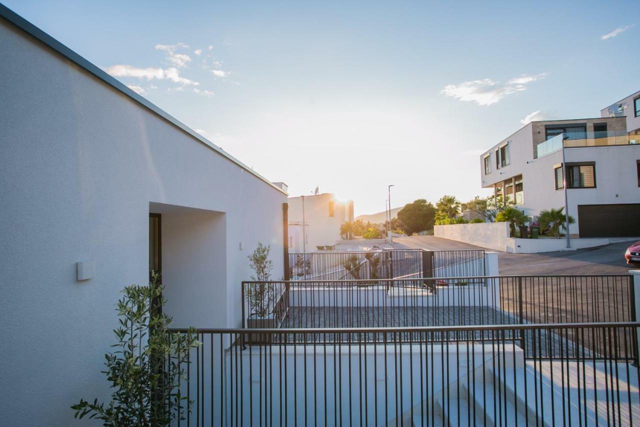 Holiday Home Olive Exclusive - 8 People, Heated Pool, Okrug Gornji, Sea View Trogir Dış mekan fotoğraf