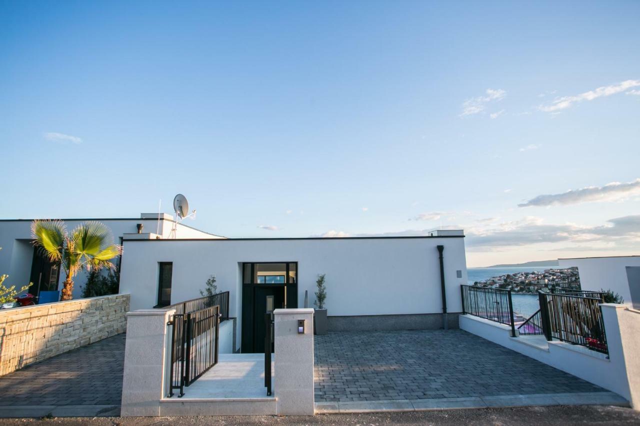 Holiday Home Olive Exclusive - 8 People, Heated Pool, Okrug Gornji, Sea View Trogir Dış mekan fotoğraf