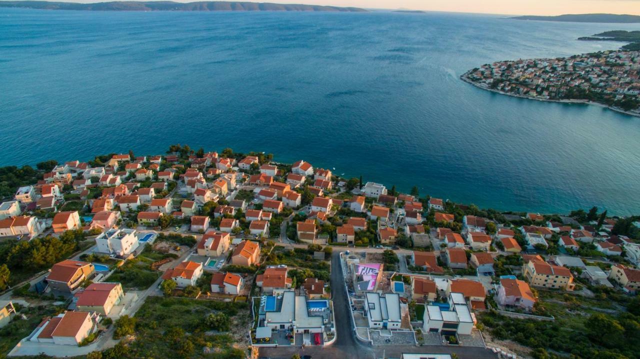 Holiday Home Olive Exclusive - 8 People, Heated Pool, Okrug Gornji, Sea View Trogir Dış mekan fotoğraf